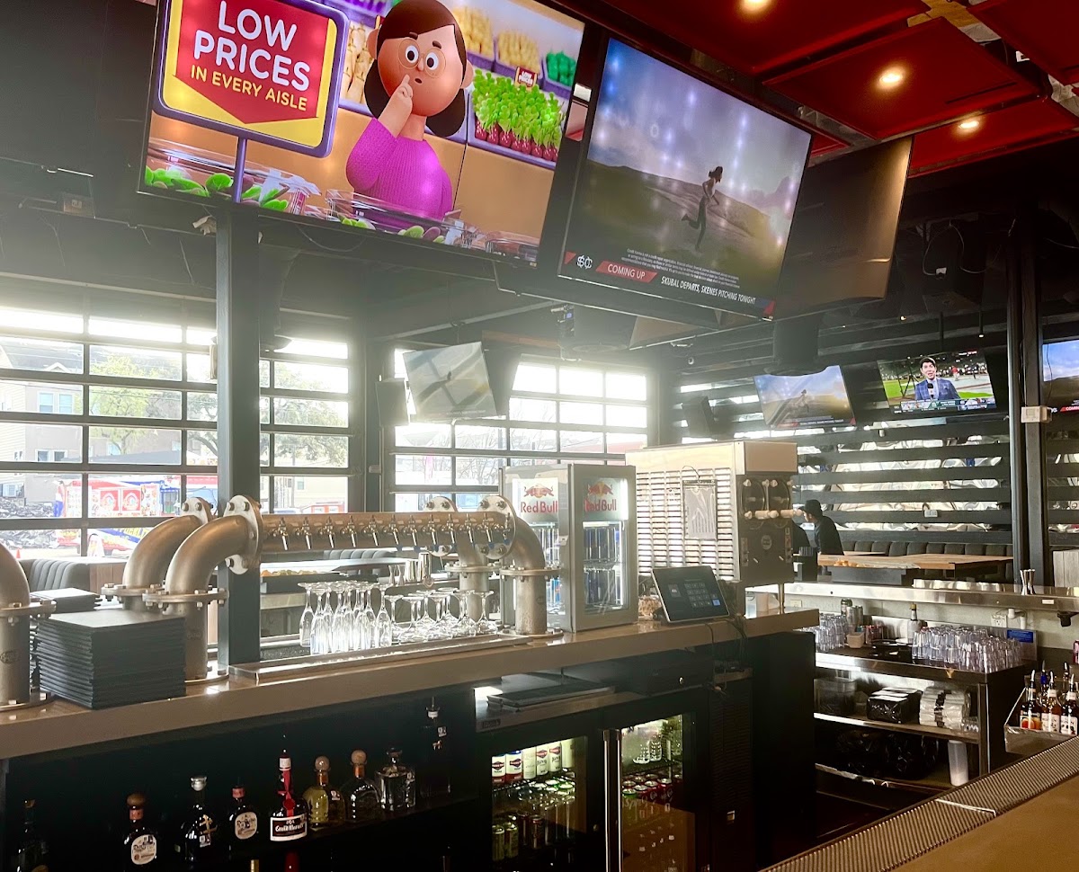 Harold's Chicken & Sports Bar